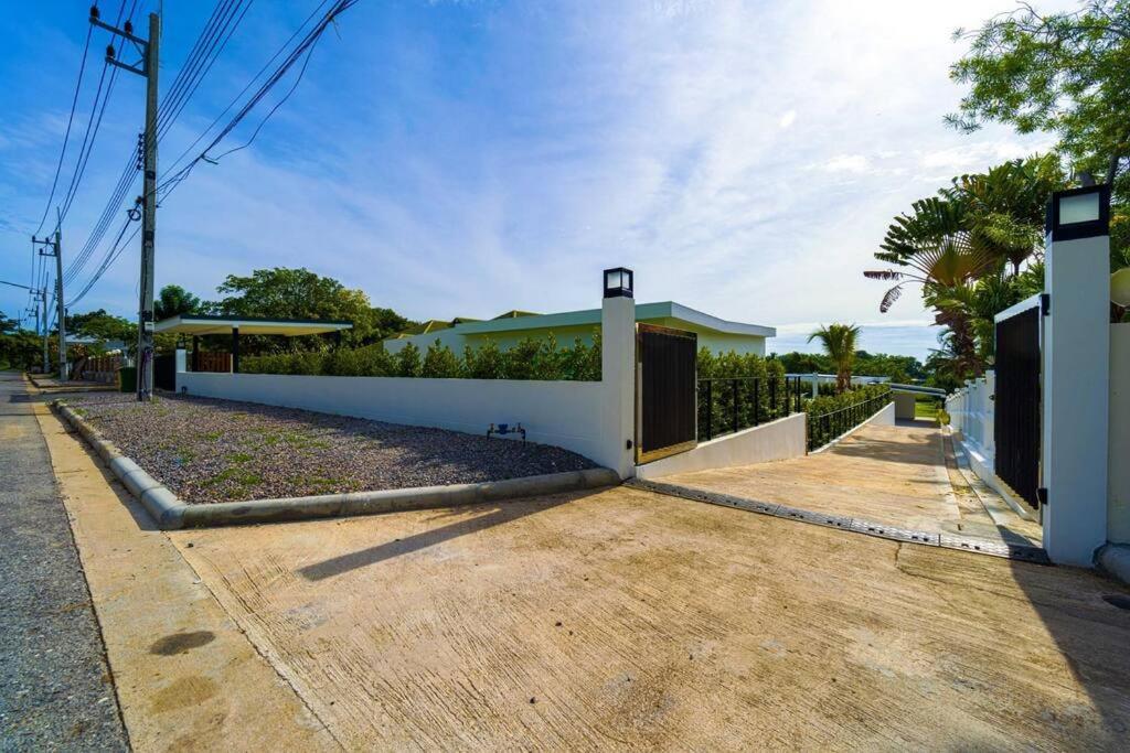 Luxury 4 Bed Pool Palm Hills Golf Club - Ph4a